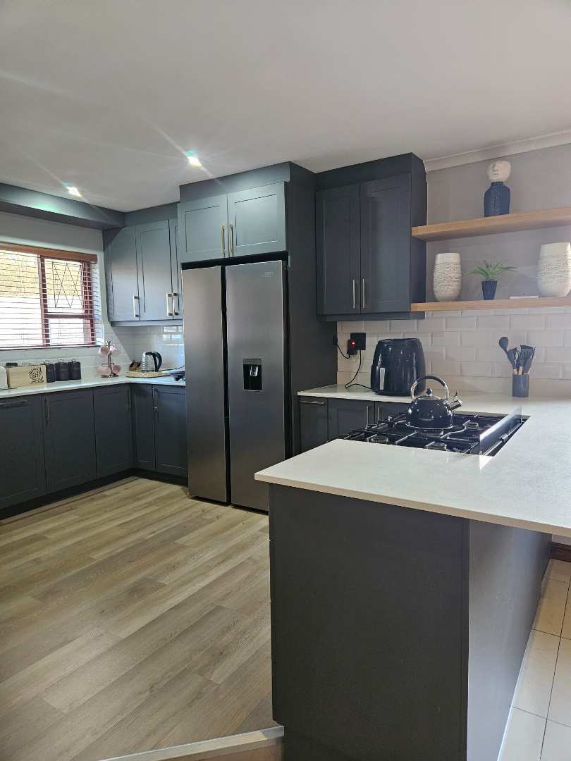 4 Bedroom Property for Sale in Kamma Heights Eastern Cape